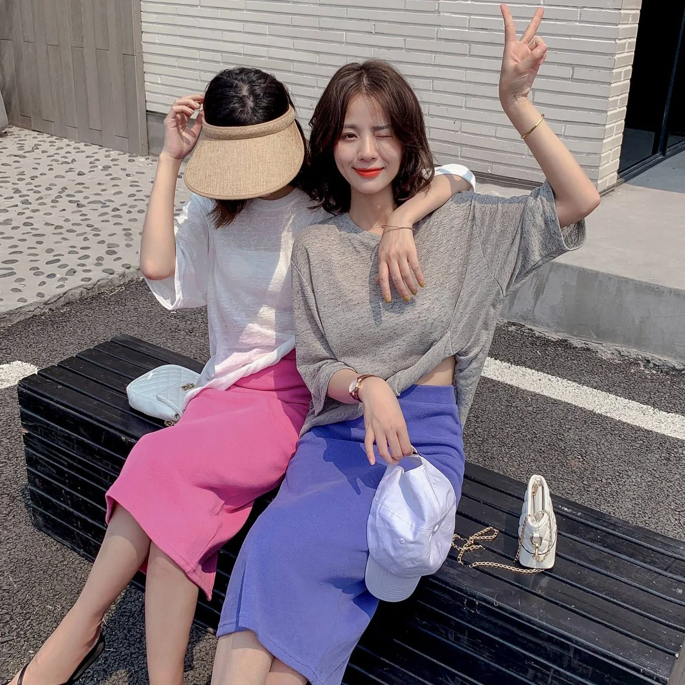 

Photo Shoot INS Young Wind Hits Torsion Multi-color T-shirt Women's High-waisted Slit A- line Skirt Loose Pants Best Friend 2-Pi