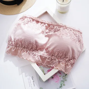 

2020 new girl development period without shoulder strap tube top strap chest pad underwear student lace word wrap chest