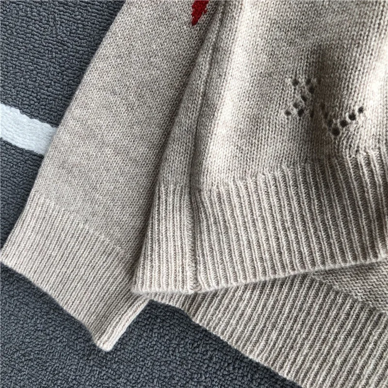 Women Sweater Autumn / Winter Trade Goods Red Stars Round Neck Small Loose Women Cashmere Sweater