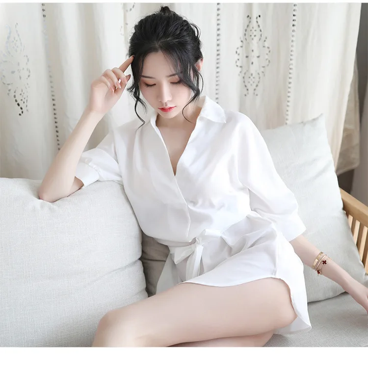 白色