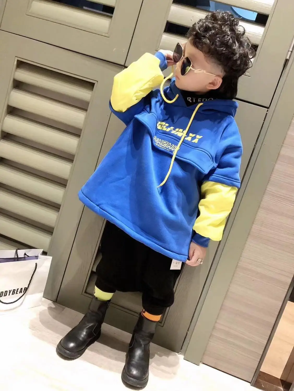 

2019 autumn and winter new boy fashion color matching hooded sweatershirt casual thick coat