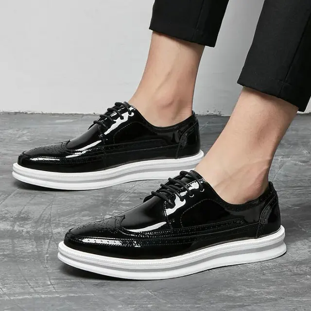 US $33.29 New Fashion Sneakers Men Casual Shoes Leather Black Comfortable Flats Leather Brogue Shoes A52-27