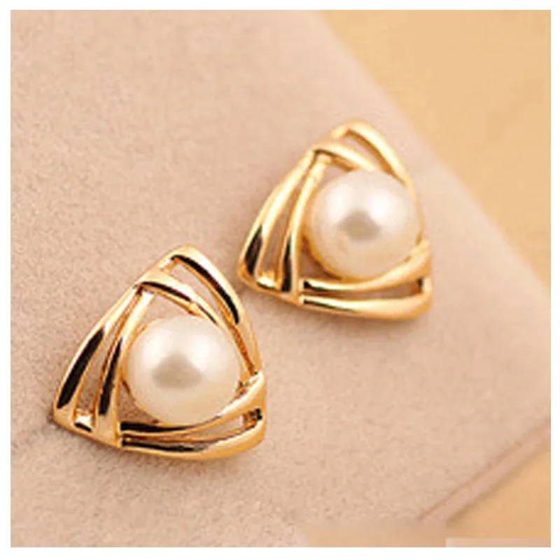 

2019 Limited Earing Brincos Earrings Yiwu Factory Direct Sale Han Edition Studs Pearl Triangle Small Accessories Wholesale