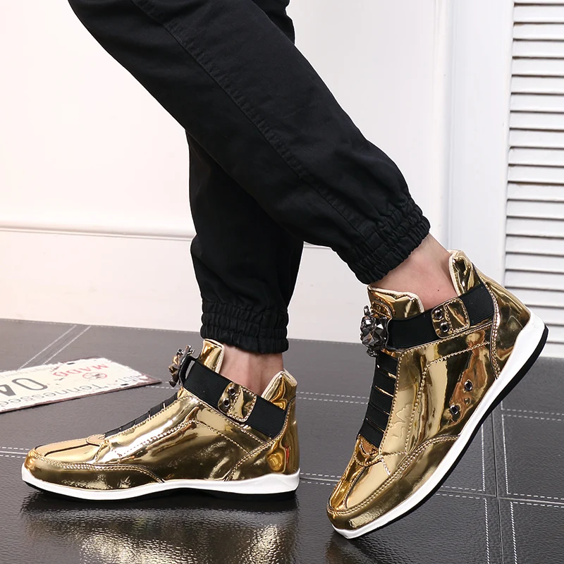 Для мужчин, высокие кроссовки модный бренд Глянцевая Повседневная кожаная обувь Роскошные Блестящие Золотые балетки Мужская обувь Серебристые Мокасины