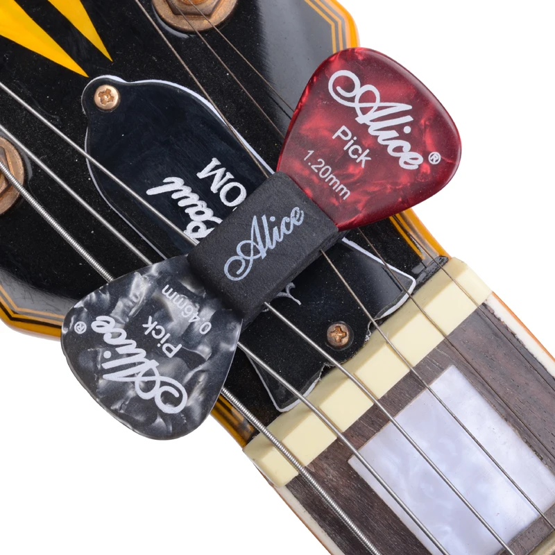 50 PcsAlice гитара, торговля выбор держатель черный резиновый Palhetas Plectrums закрепить на головные уборы для бас-гитара укулеле