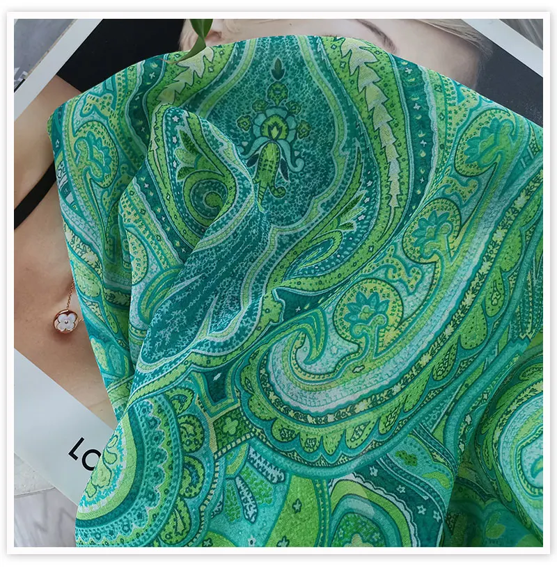Этнические зеленые с Пейсли принтом натуральный шелк жоржет ткань одежда для платье из натурального шелка tissu telas ткань 12 мм SP5372
