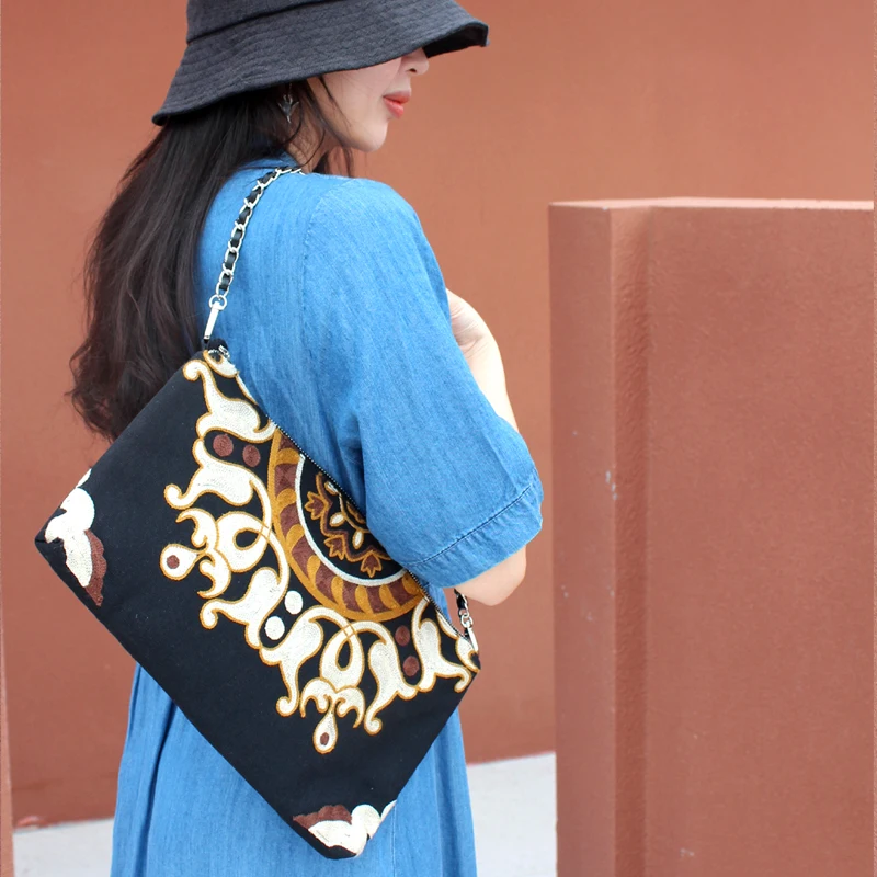 Оригинальная сумка из с вышивкой в национальном стиле хлопка винтажная через