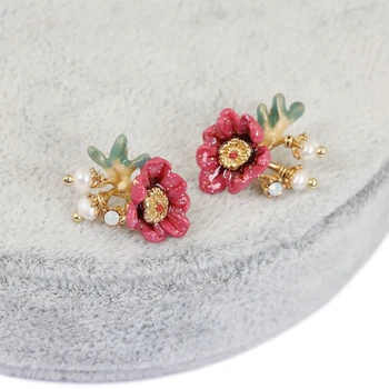 

Cute Red Flower Leaf Women Small Stud Earrings Korean Gold Color Enamel Freshwater Pearl Piercing Earrings Bridesmaid Gift EH057