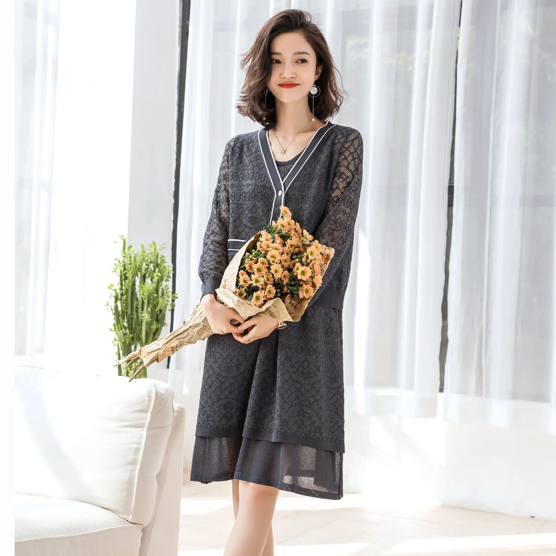 

2020 Spring Clothing Origional Long Sleeve Pullover Stripes Bending Clip Hollow out Vest Graceful Two-Piece Set Color WOMEN'S Kn