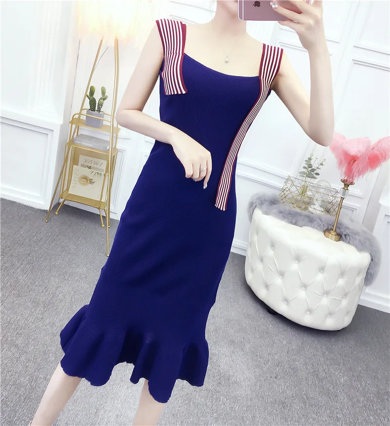 Женское трикотажное платье-свитер в полоску модельное платье контрастных цветов