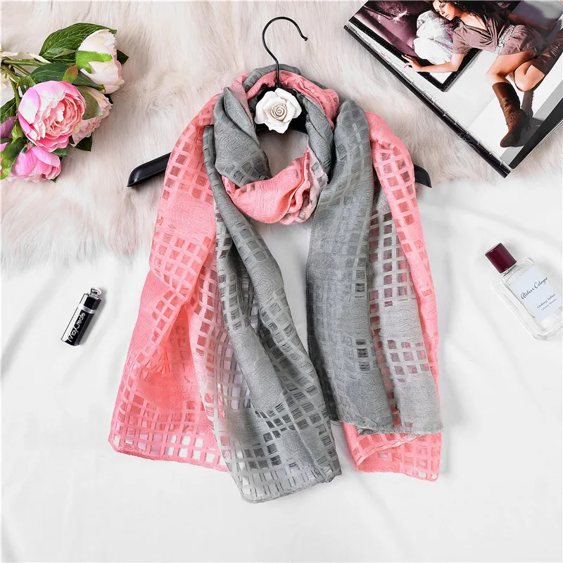 

2019 new female gradient color cut flower scarf fashion organza openwork lace sunscreen shawl beach towel scarf