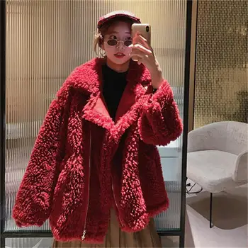 

The new high-quality lamb wool fur winter coat female lambs wool short section of thick red velvet jacket tide particles