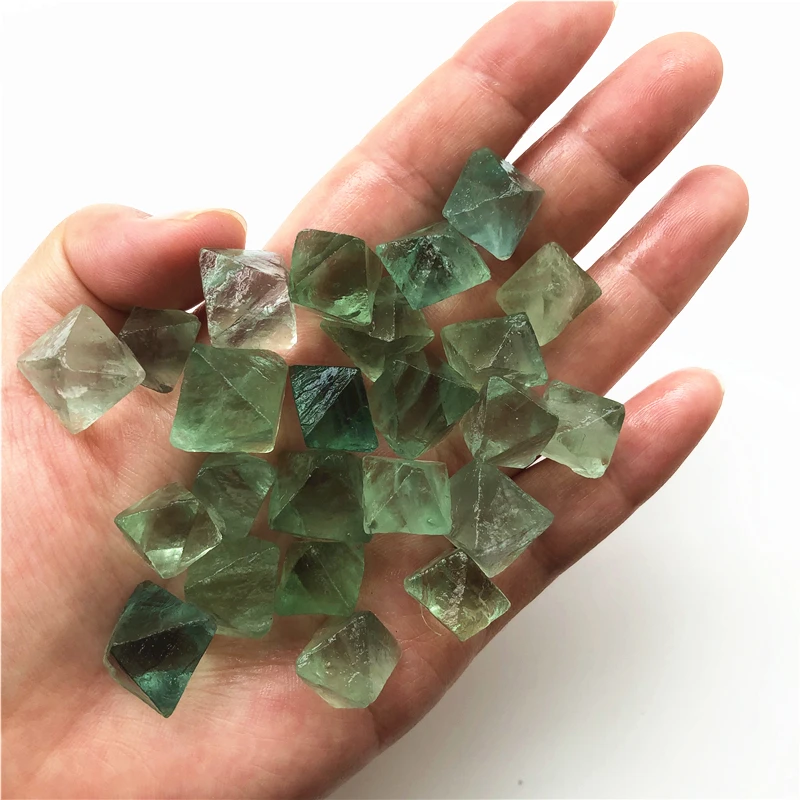 10 20 мм натуральный кристалл образец зеленый флюорит Octahedron лечебные кристаллы