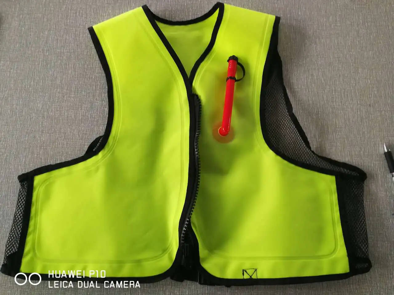 

Adult Children Snorkeling Inflatable Life Jacket New Style Grid Parcel Inflatable Life Jacket High Quality Manufacturers Direct