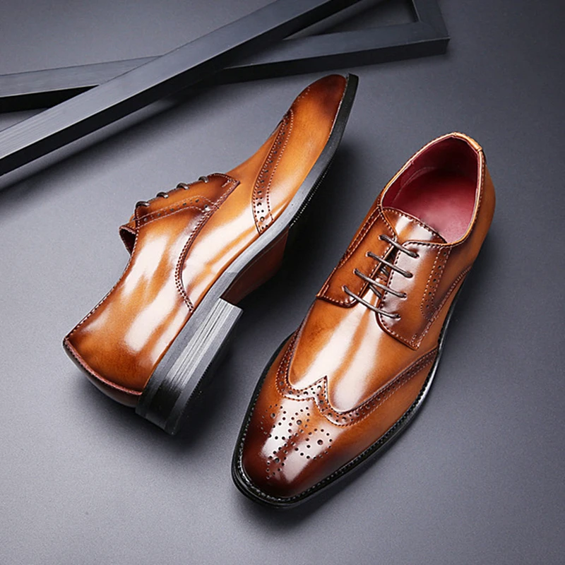 Новые кожаные Мужские модельные туфли в деловом стиле с перфорацией; сезон весна-осень; винтажные Мужские броги; официальные мужские туфли с квадратным носком; цвет черный, коричневый - Цвет: brown