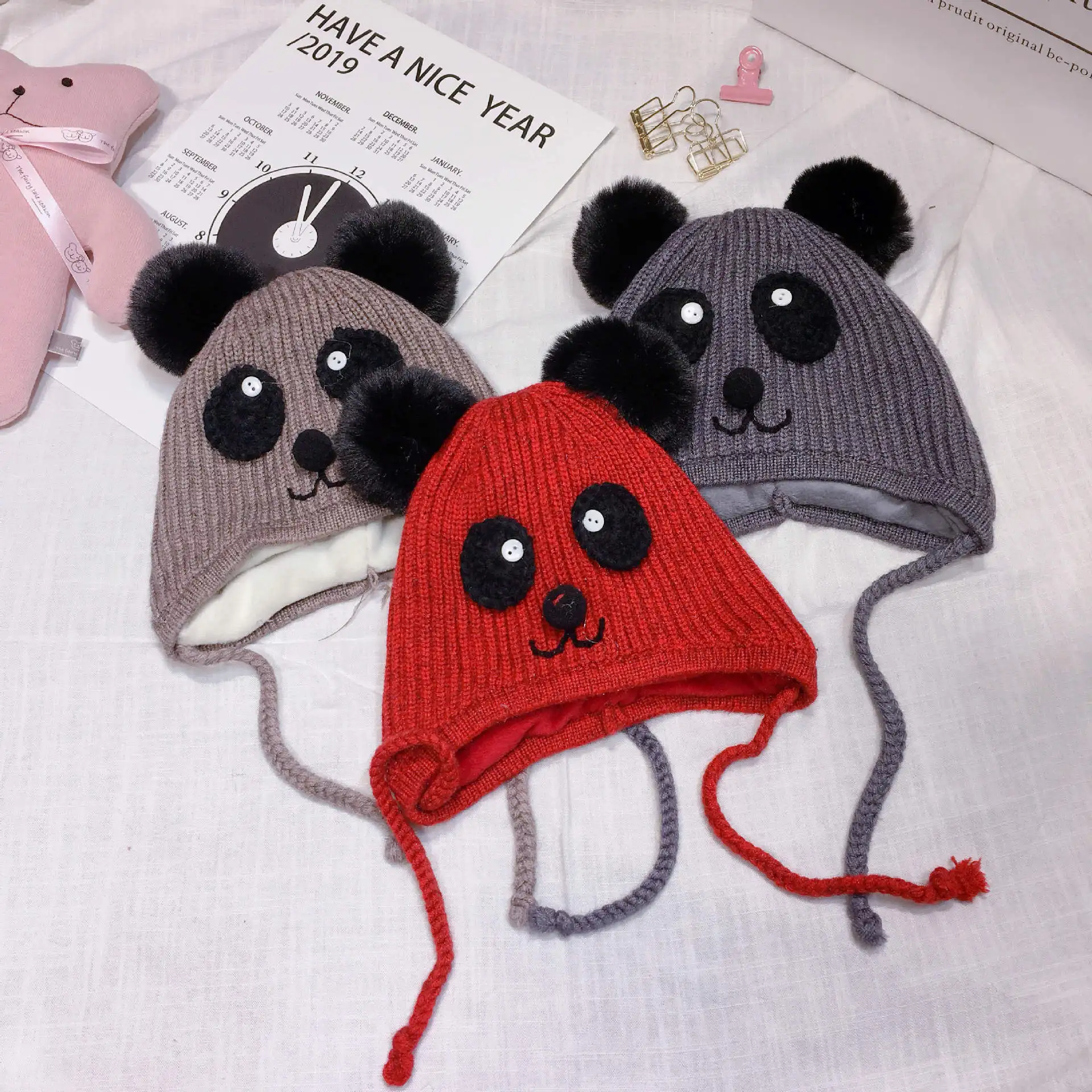 Детская шапка Skullie Beanies для мальчиков и девочек, зимняя однотонная шапка с рисунком панды и помпонами, теплые эластичные модные аксессуары