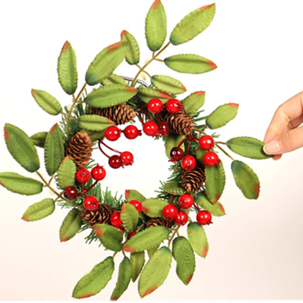 Artificial Flower Christmas Red Fruit Vine Circle Big Pine Cone Wreath Wreath Christmas Handmade Red Fruit Decoration Door Hang