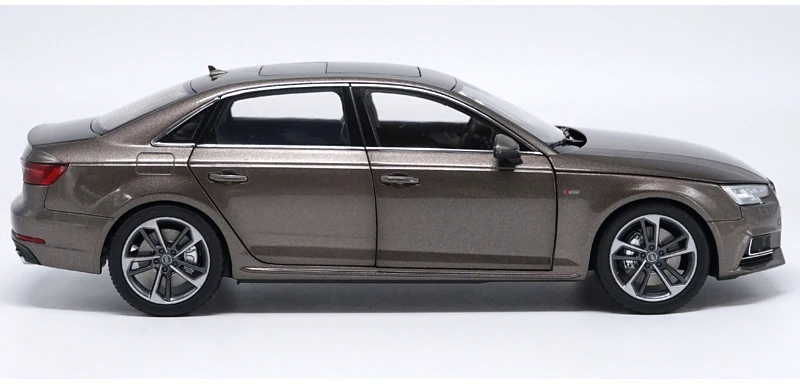 Оригинальная Авторизованная Подлинная 1:18 Audi A4L литая под давлением модель игрушечный автомобиль миниатюрный подарок на Рождество/День рождения, коллекция