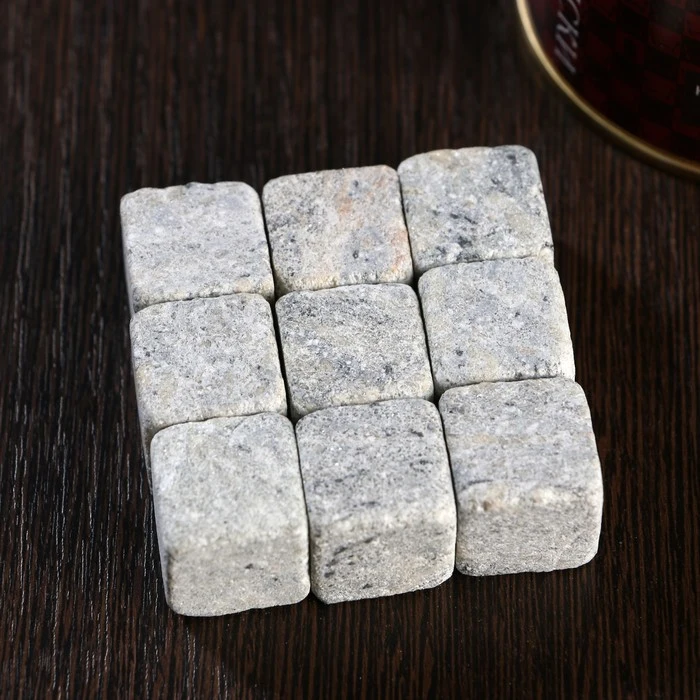 A set of stones for whiskey 