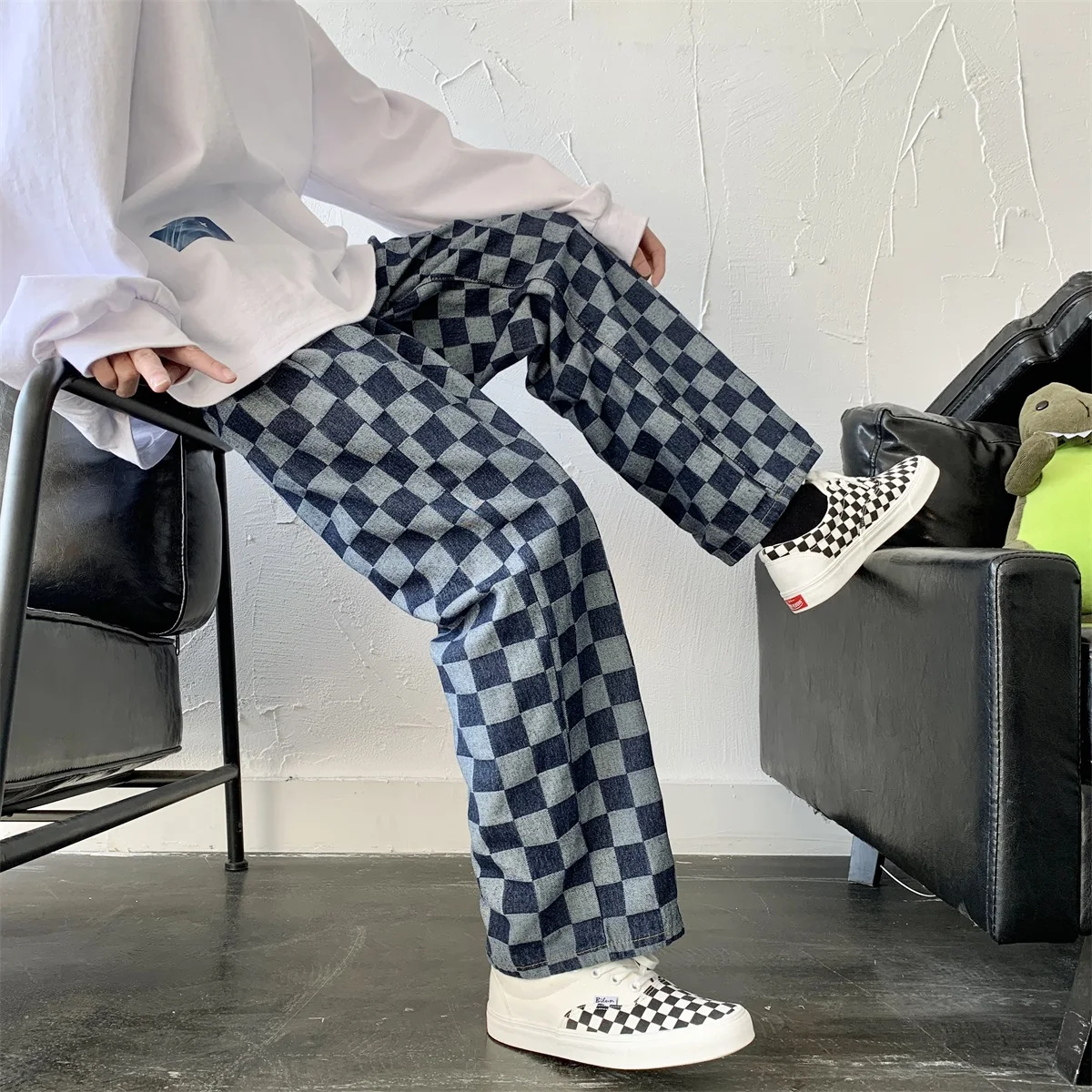 Men's Korean Streetwear Plaid Jeans Men 