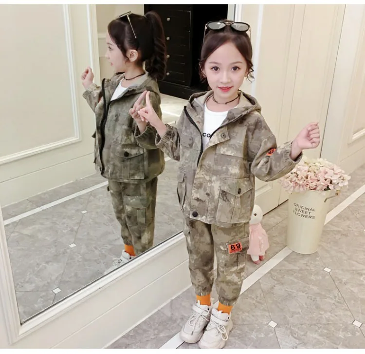 Осенний Камуфляжный костюм для девочек, От 4 до 12 лет, модная спортивная камуфляжная куртка с капюшоном+ эластичные штаны, комплект, красивый детский спортивный костюм