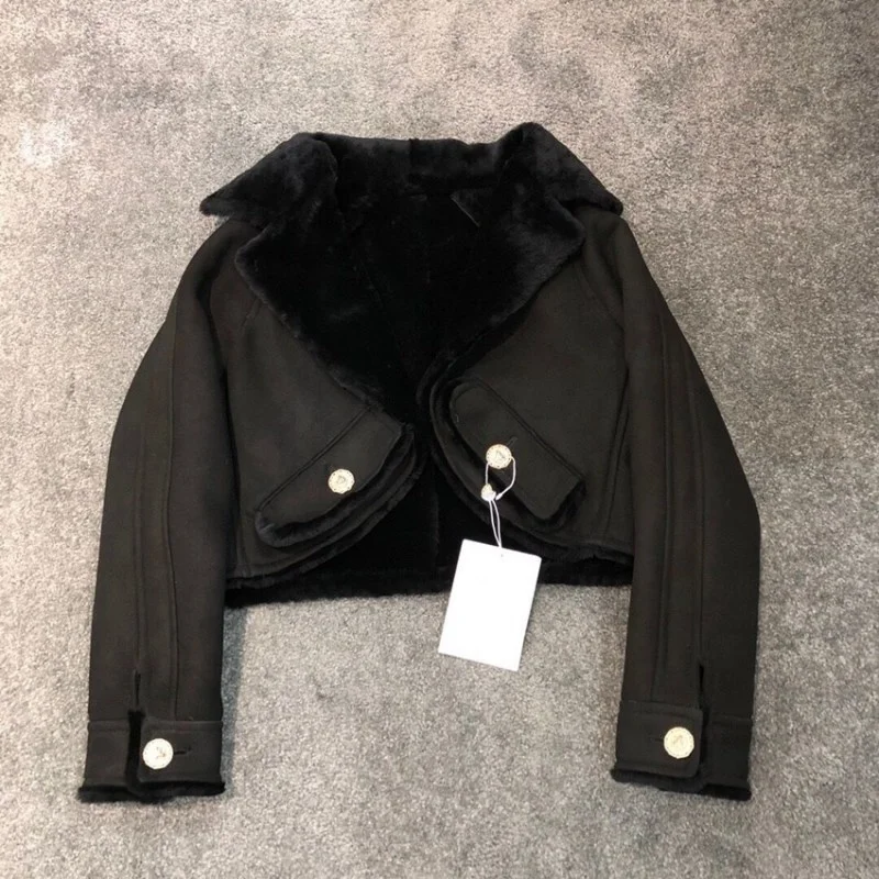 Рисунок 2 - Женская короткая куртка из натуральной овчины