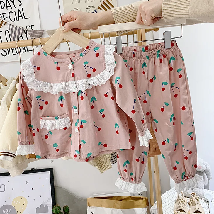 

Childrenswear 2019 Autumn Girls Full Printed Cherry Pineapple Lace Tracksuit Pajamas Suit