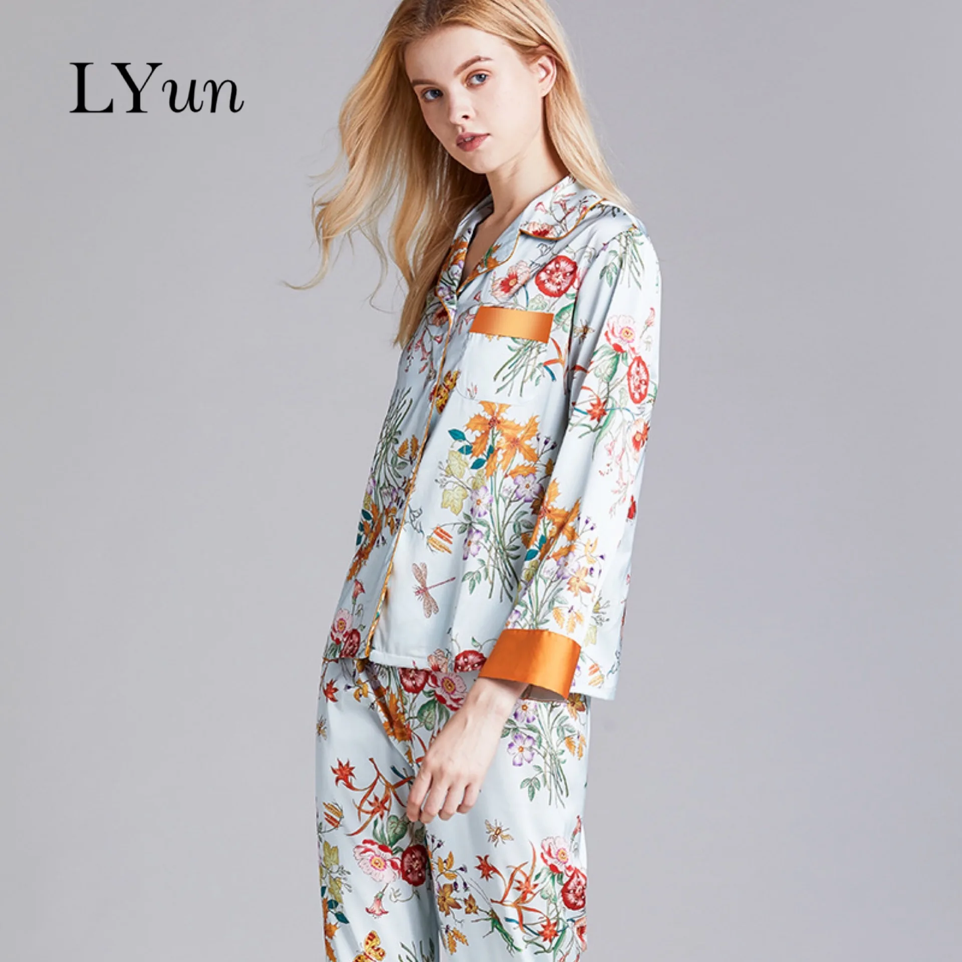 

LYun Women's pajamas thin silk printing pajamas long-sleeved home service pajamas pajamas suit soft and comfortable pajamas new