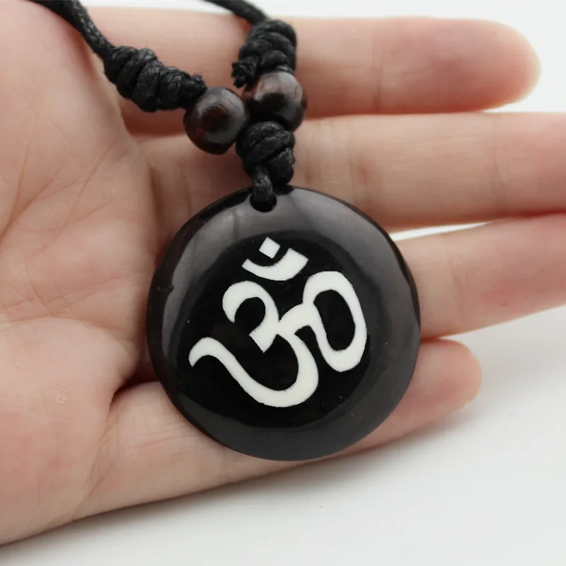 

Tibetan Buddhist Handmade Simple Rope Chain With OM Mantra Sign Resin Pendant Necklace Buddhism Amulet Necklace