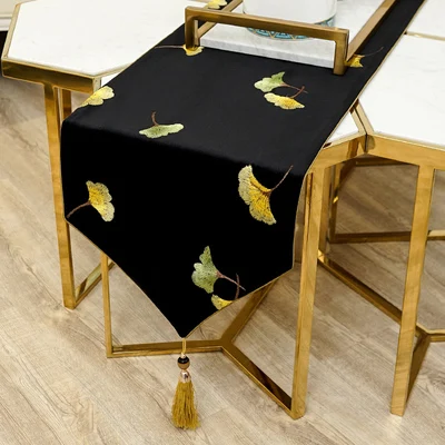Luxury Embroidery ginkgo leaf Velvet Table Runner New Chinese style Table Decoration Tea Table Cloth Christmas Dining Table Mat - Цвет: Черный