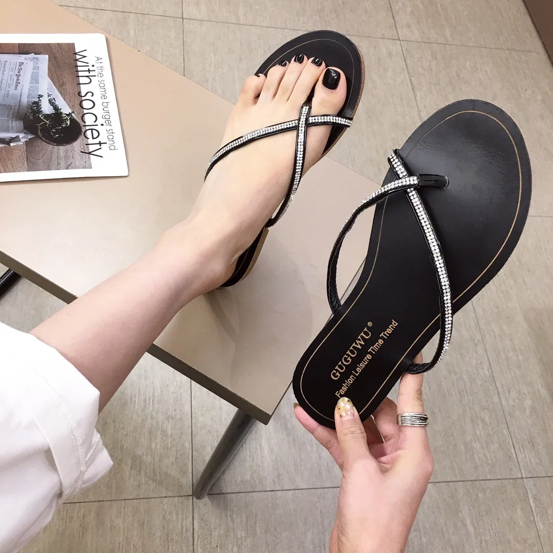 

2019 Minimalist Style Flashing Man-made Diamond Thin Drawstring Elegant Slimming Holiday Split Toe Flip-flops Flat Sandals 515-1
