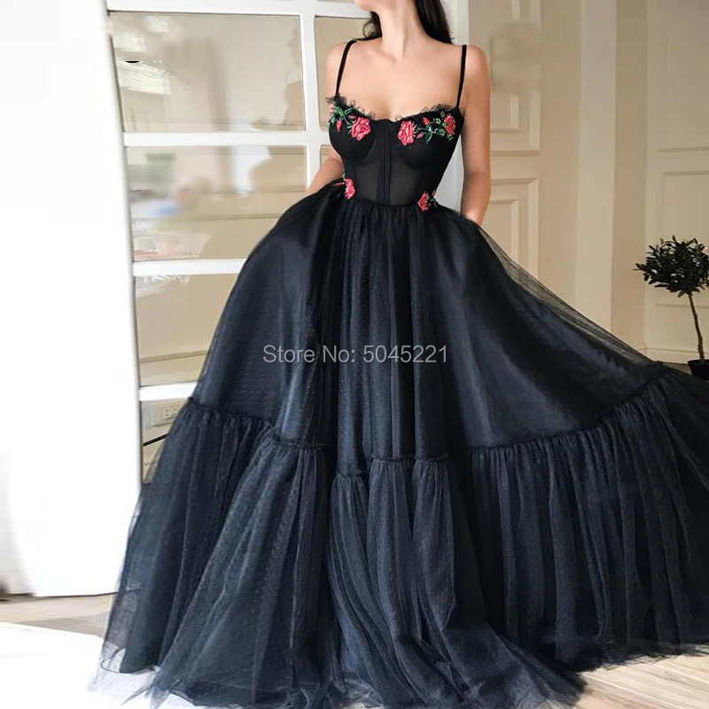 

Black Exquisite Sweetheart Straps Applique Flower A Line Tulle Evening Dress Pleat Prom Vestidos De Fiesta Formal Party Dress