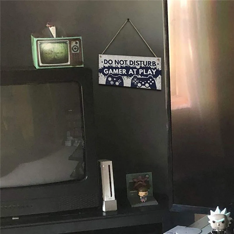 Do Not Disturb Door Signs for Game Lovers Letter Print Square Wooded Door Hanging Plate Board Funny Gift 20x10cm 5