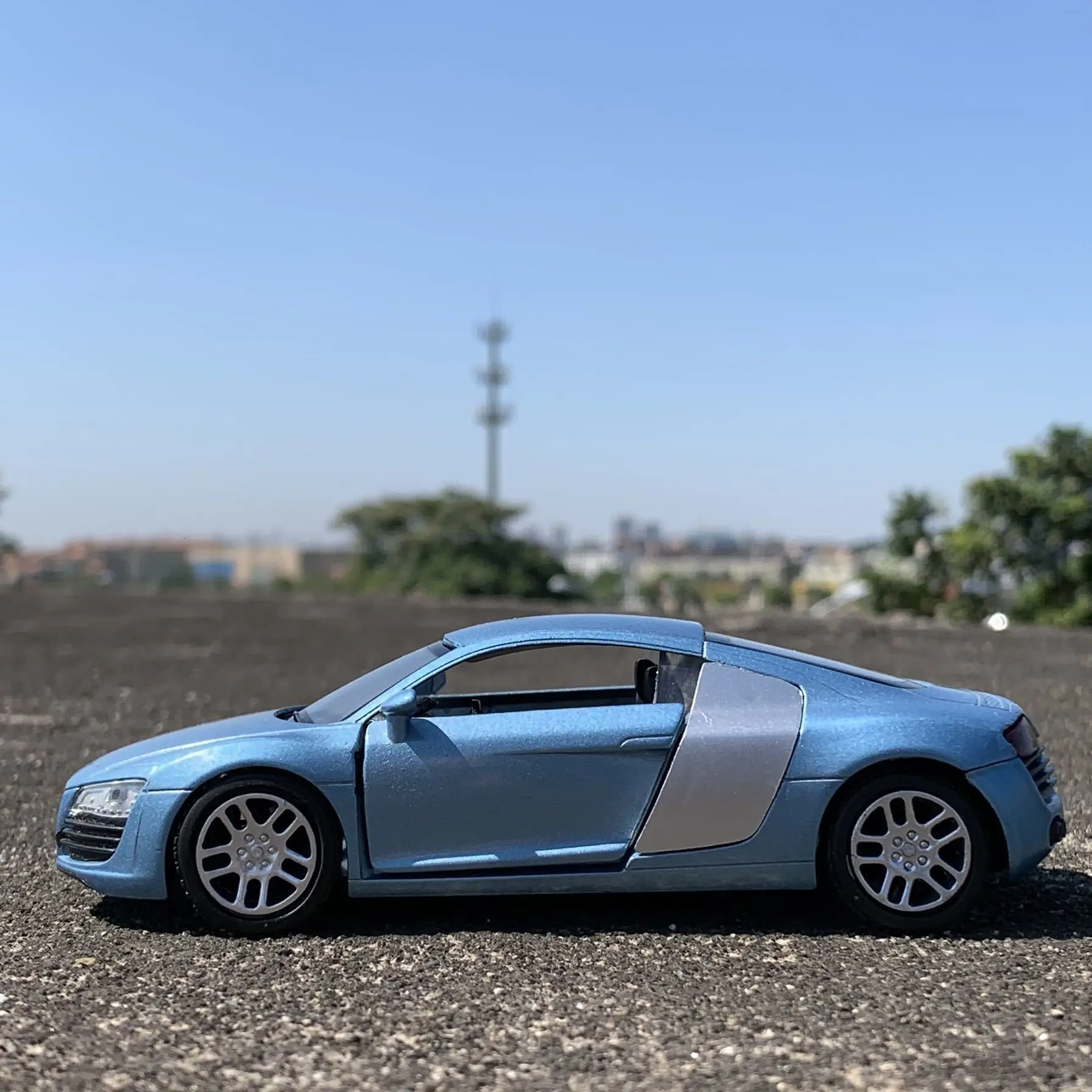 1/32 специальный литой металлический классический спортивный автомобиль R8 модель длина 14 см домашний дисплей Коллекция игрушек для детей