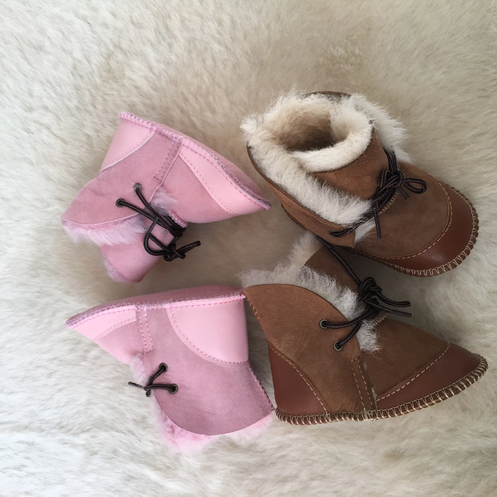 Зимние новые стильные детские ботинки для мальчиков и девочек; обувь из овечьей кожи с овечьим мехом; зимняя одежда для новорожденных; теплые ботинки с коробкой