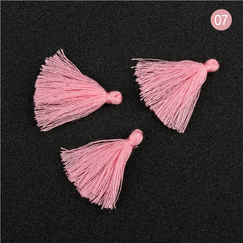 color 07 100 шт 3 см мини хлопчатобумажная нить ткань кисточка DIY кулон ювелирные изделия браслет для изготовления ключей бахрома отделка Ремесло кисточки Швейные аксессуары - Цвет: color 07