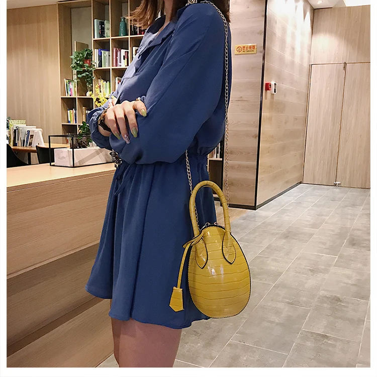 

The latest fashion large volume storage bag in summer 2020 is simple