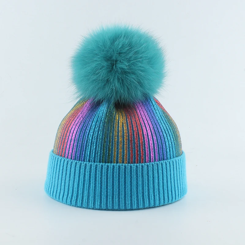 Bonnet tricoté avec pompon en fourrure enfants