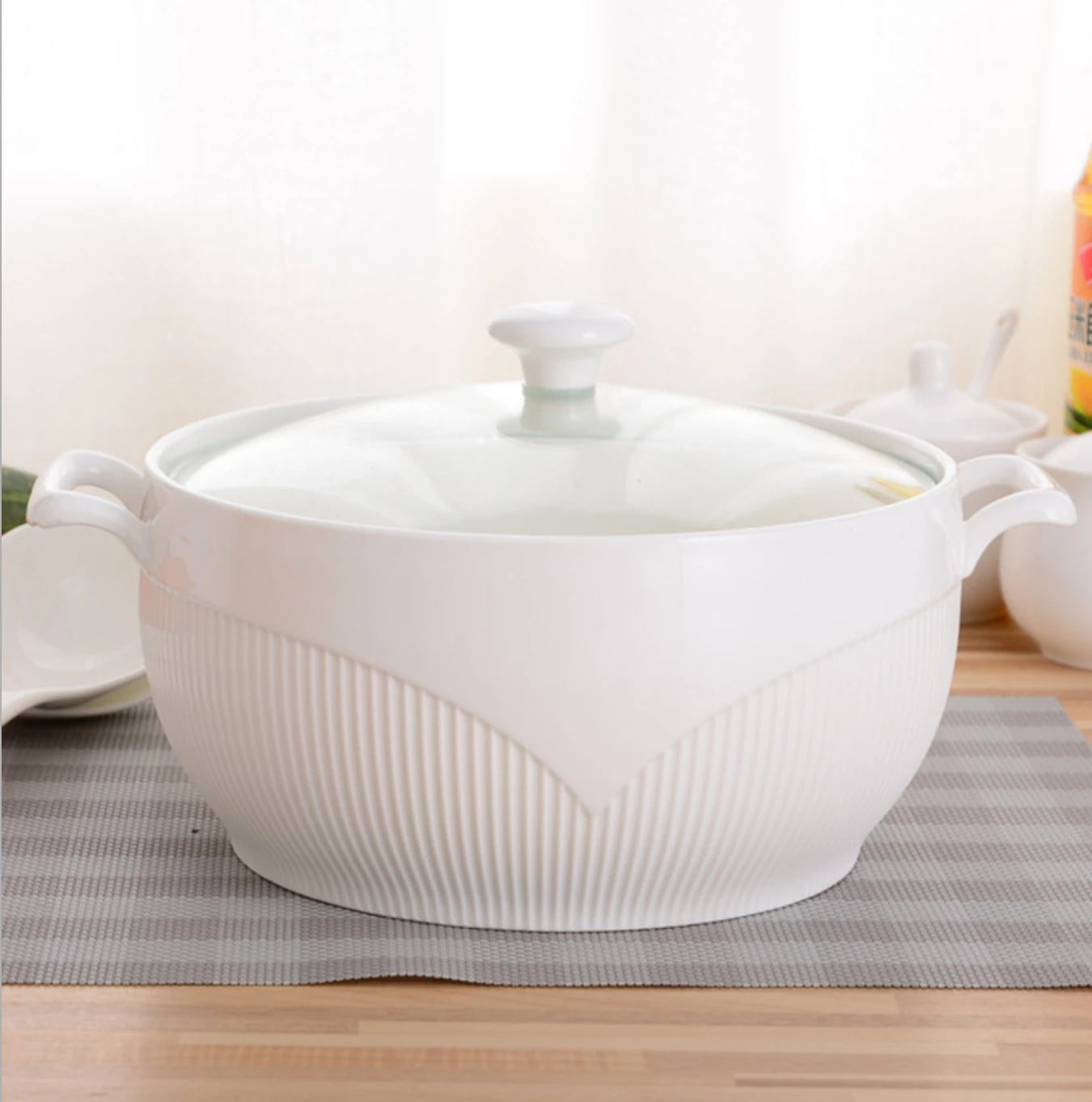 Ceramic Soup Pot White Round Nordic Phnom Penh 2.6L Large Bowl with Lid Cooking Utensils Household Kitchen Supplies Tableware Ceramic Soup Pot White Round Nordic Phnom Penh 2.6L Large Bowl with Lid Cooking Utensils Household Kitchen Supplies Tableware