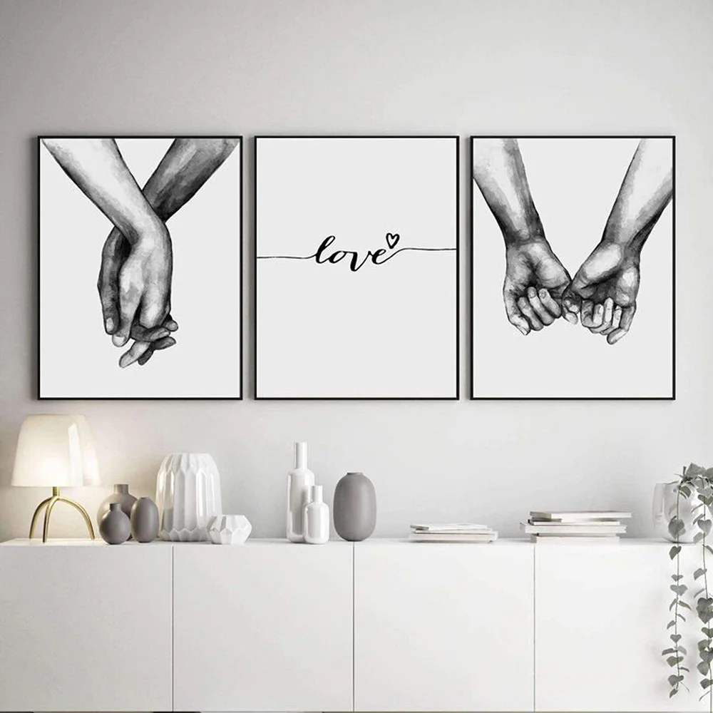 Плакат с надписью Love черно-белый настенный плакат изображением двух рук