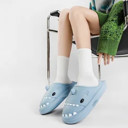 Pantoufles chaudes d'hiver pour enfants en bas âge, chaussures en coton de requin de dessin animé mignon, diapositives de doublure en fourrure EVA imperméables pour filles et garçons 