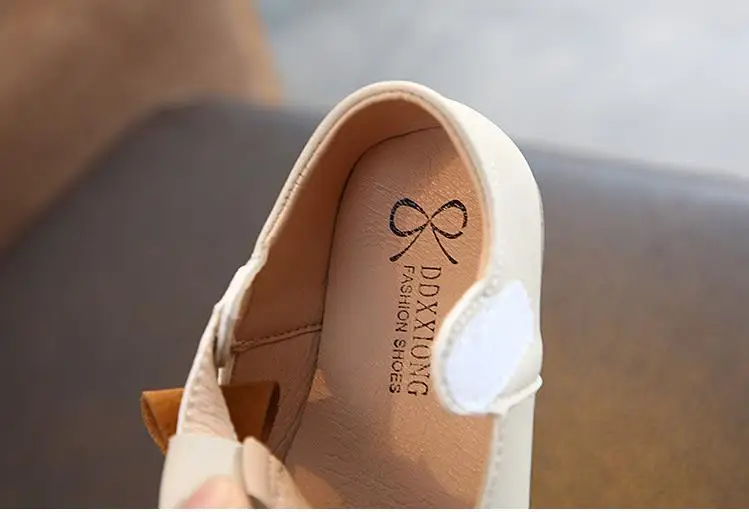 Новинка; кожаные туфли с бантом для девочек; осенние вечерние туфли принцессы для больших детей; свадебные туфли для детей 1-6 лет; модный бренд
