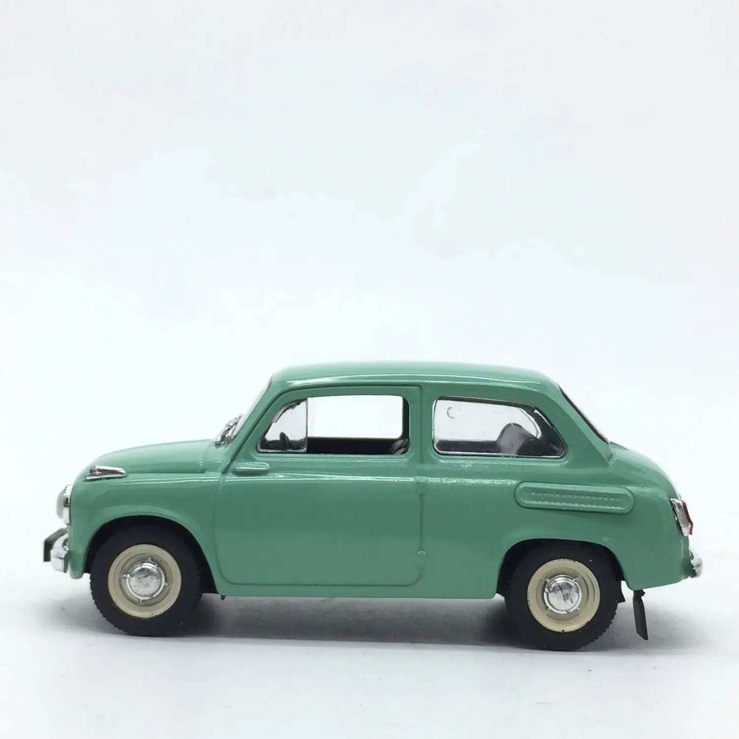 Nueva ребенка или специальную свободную de Кастинг presión 1/43 модель clásico de coche Настольный juguetes de colección ornamentos para