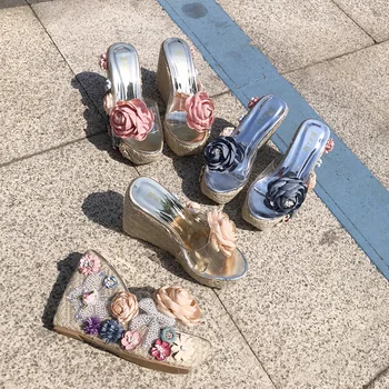 

2020 Sweet Women Wedges Sandals Slides Fashion Flower Hemp Platform Shoes Crystal Rhinestone Design PVC Transparent Slippers