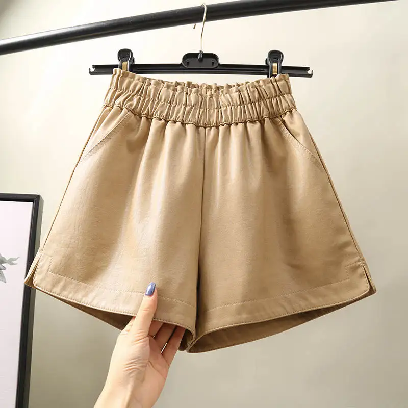 light khaki Женские эластичные широкие байкерские шорты с высокой талией, осенние шорты из искусственной кожи, женские шорты больших размеров, повседневные женские шорты C5830 - Цвет: light khaki