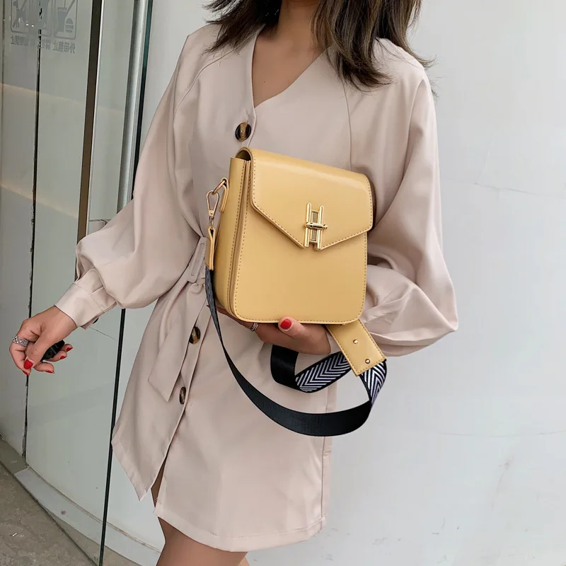 

Women's bag 2019 new summer small fresh wide shoulder strap shoulder bag fashion messenger bag Joker ins red bag