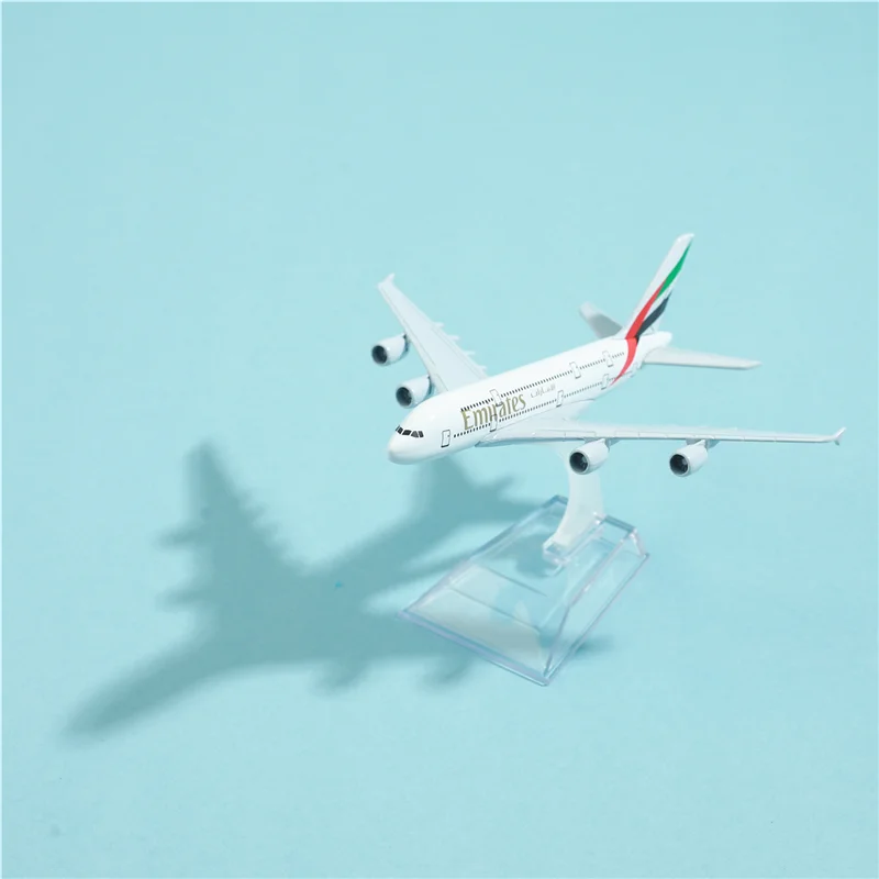 Emirates Airlines A380 Aircraft Model 15cm Alloy Aviation Collectible Diecast Miniature Ornament Souvenir Toys