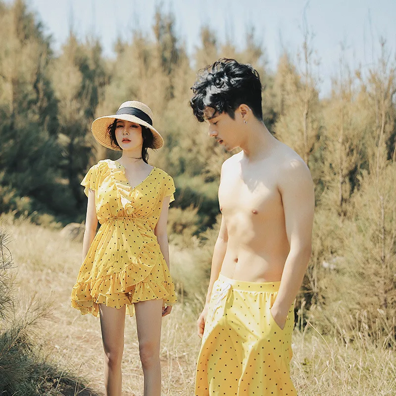 

2019 Couples Swimsuit with Underwiring WOMEN'S Seperated Swimwear Three-piece Set Casual Men's Dotted Beach Shorts