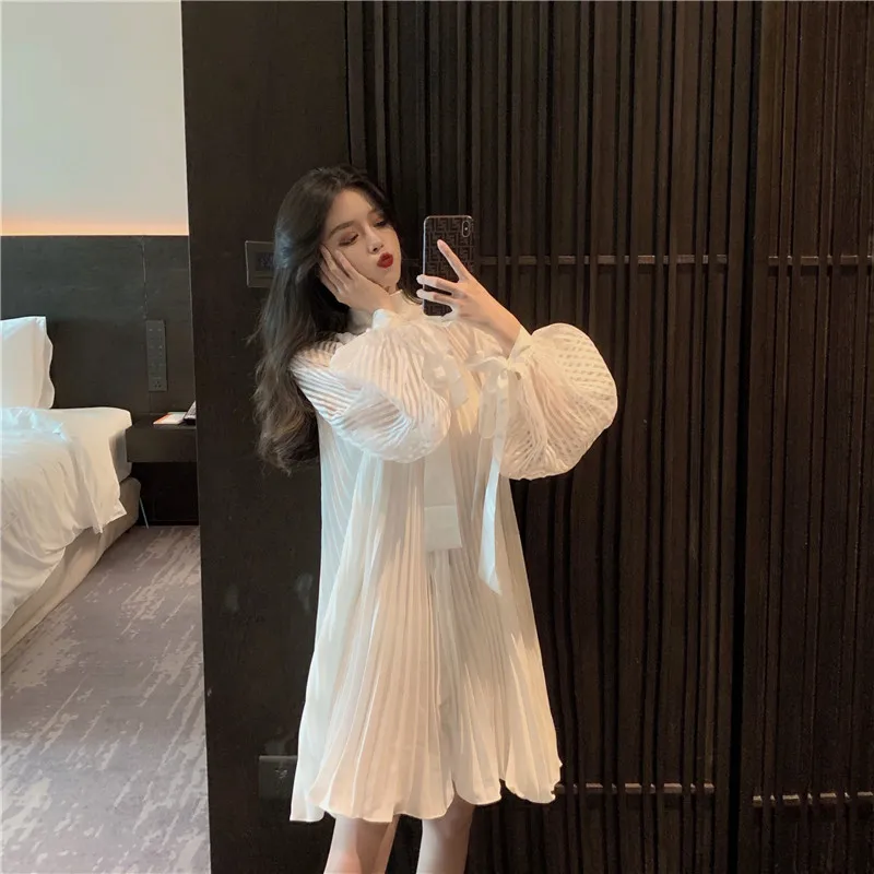 RUGOD линия плиссированные белые платья с пышными рукавами водолазка Boho Chic корейский стиль размера плюс осеннее женское элегантное платье