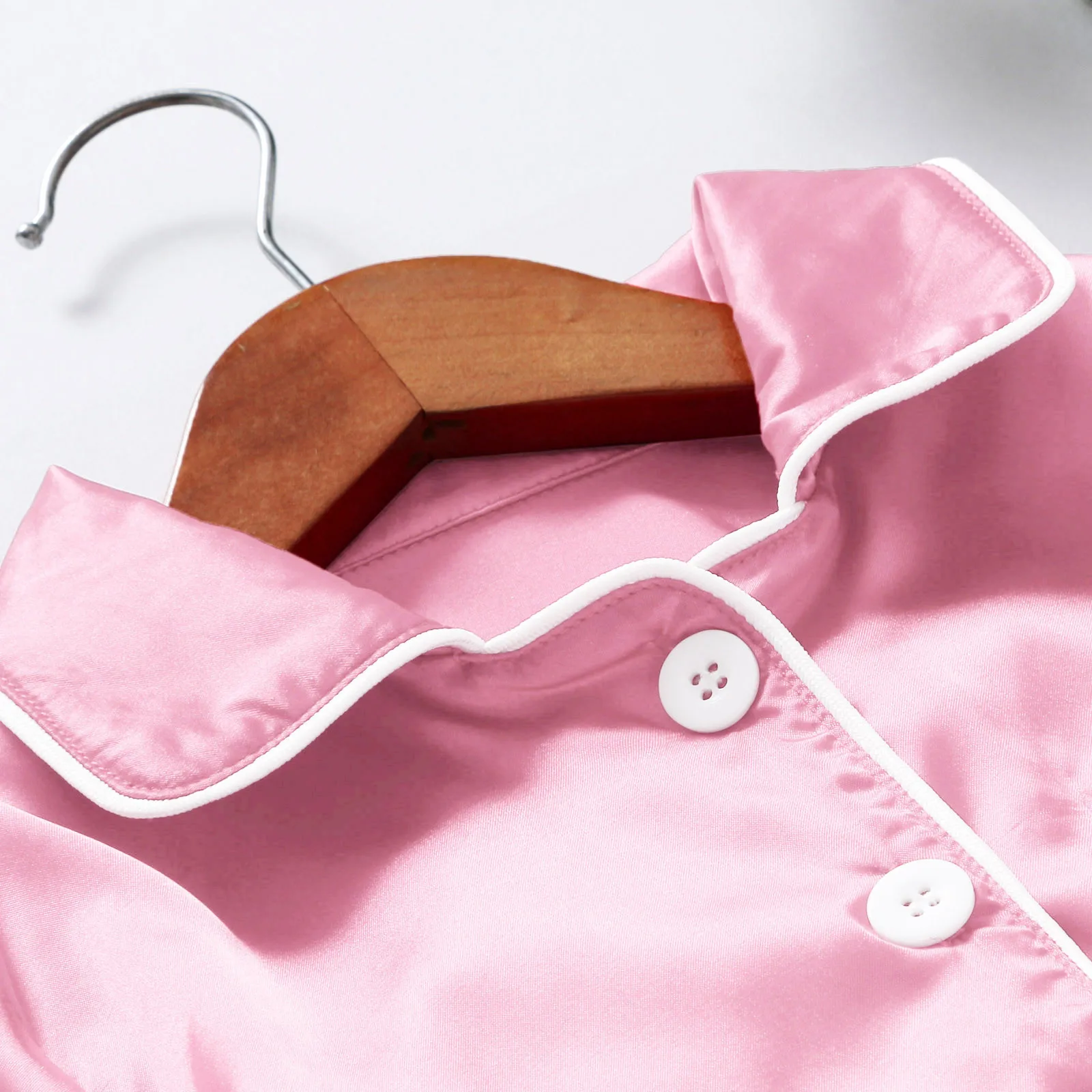 thumbnail image 5 of Pijamas de satén PJ's 2 piezas conjuntos de ropa familiar sólida de invierno conjunto de pantalones de dormir de manga larga para bebés, niños, niñas, mujeres y hombres navidad, 5 of 5